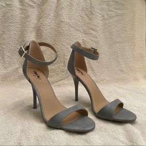 NEW Mossimo Pamela Gray Strappy Heels